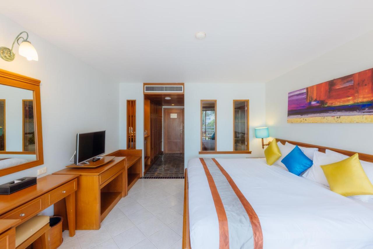 Deluxe Double or Twin Room Pool View One Way Airport Transfer to Hotel